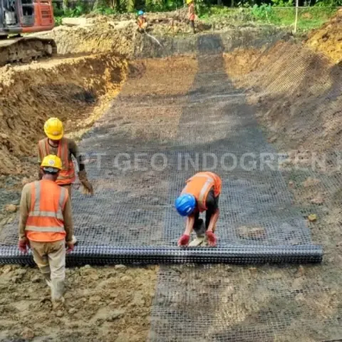 Jual Geotextile Woven | Solusi Instalasi Geotextile #1 Indonesia